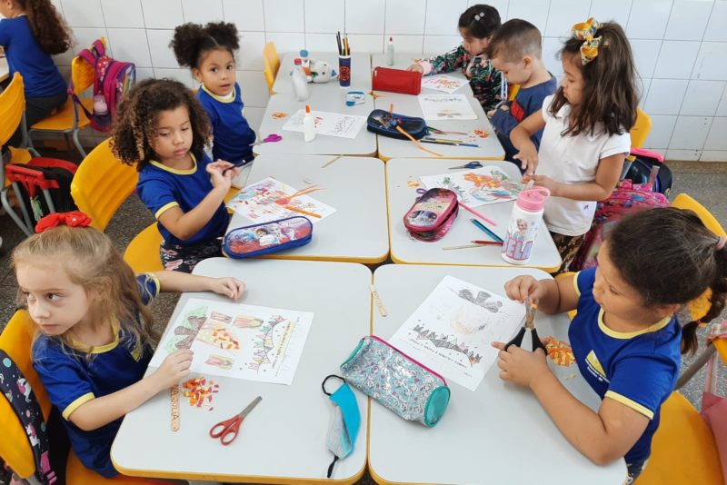 Alunos em atividade no Ceim Maria de Lourdes (Foto: Assecom)