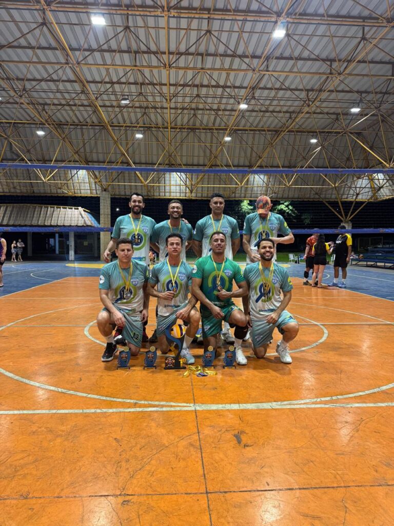 JOCKEY CLUBE DE CAMPO GRANDE NO MASCULINO E ESTRELAS DO VÔLEI NO FEMININO CONQUISTAM O TORNEIO MASTER DE VOLEIBOL